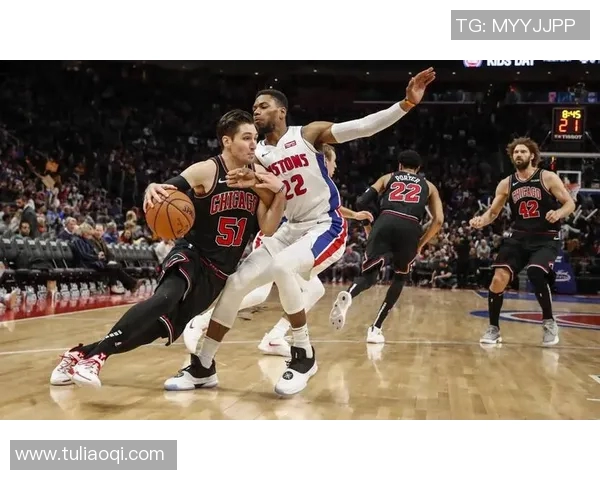 1990年公牛与活塞经典对决全场录像回顾与精彩瞬间分析 1990年公牛与活塞经典对决全场录像回顾与精彩瞬间分析