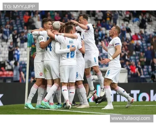 2016年西班牙对阵捷克的精彩盘囗分析与比赛回顾