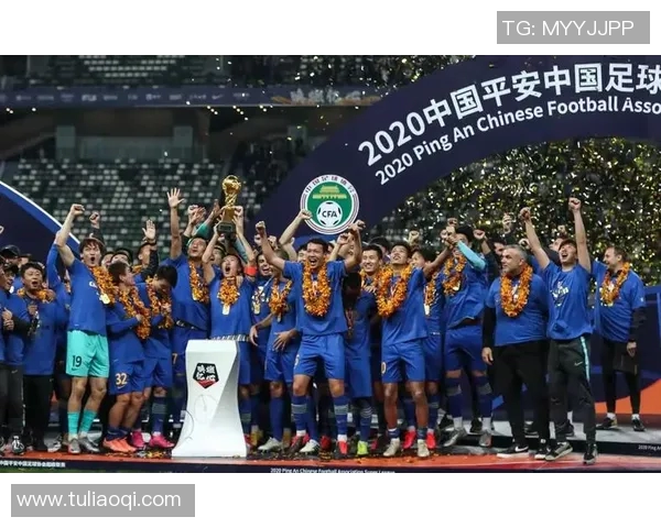 苏宁与恒大激战正酣精彩瞬间回顾与赛场图片分享