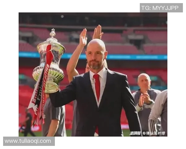 图赫尔接掌曼联在即滕哈赫帅位岌岌可危三冠教头或成新领军者