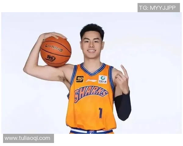 李添荣的奋斗历程与人生哲学探讨：从普通青年到行业领军人物的蜕变之路