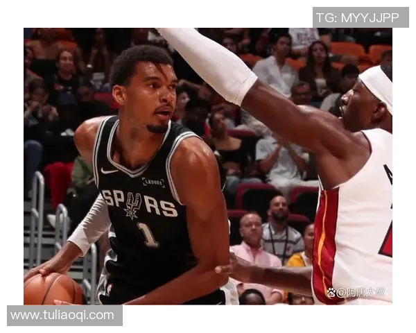 火箭队与马刺队季前赛精彩对决全场录像回顾与分析