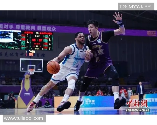 2013年CBA精彩对决北京队与青岛队激烈碰撞展现篮球魅力与团队精神