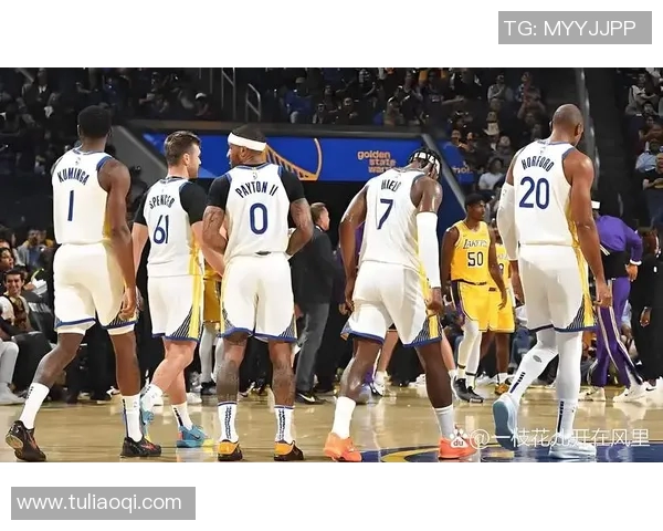 勇士与掘金激战1月17日争夺西部季后赛席位的关键对决
