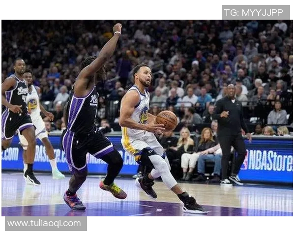 勇士与国王激战16精彩回顾全场比赛亮点与精彩瞬间分析